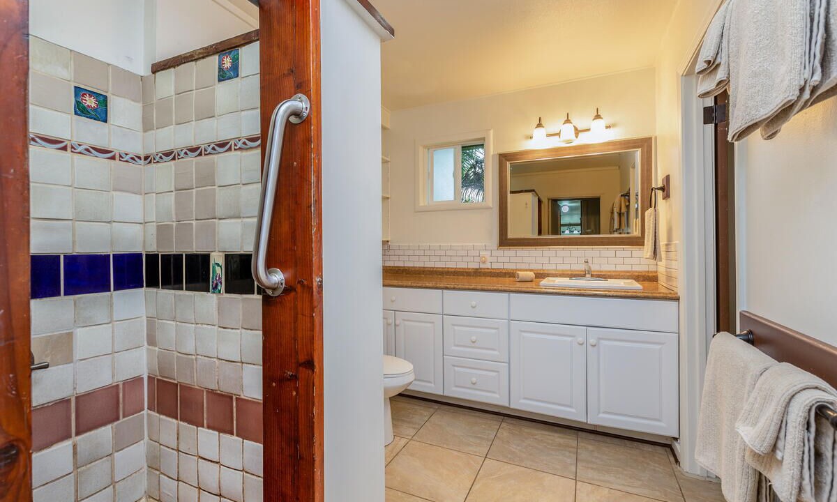 Photo of Bathroom in Keaukaha