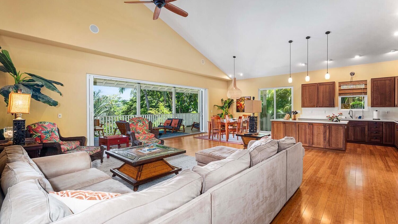 Photo of Livingroom in Keauhou