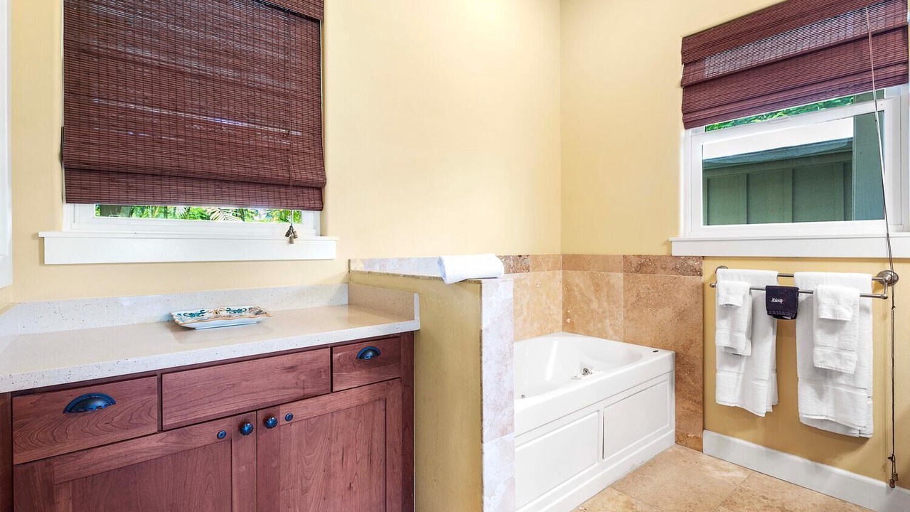 Photo of Bathroom in Keauhou
