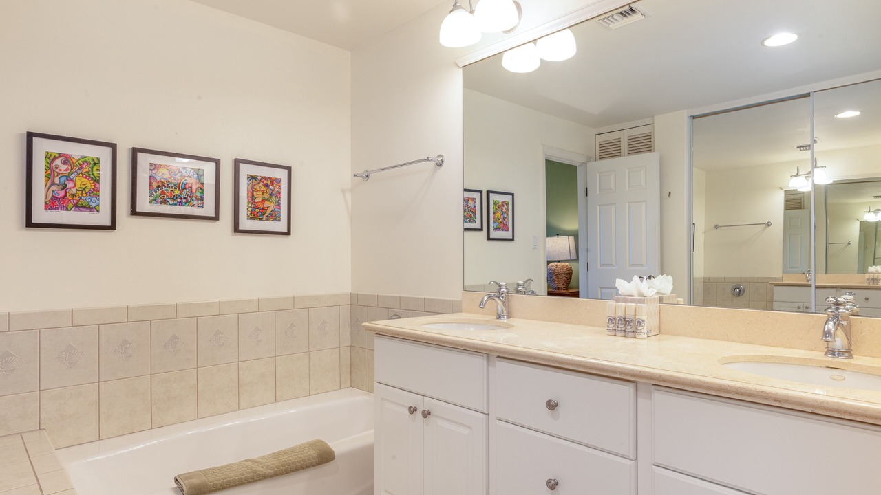 Photo of Bathroom in Waikoloa