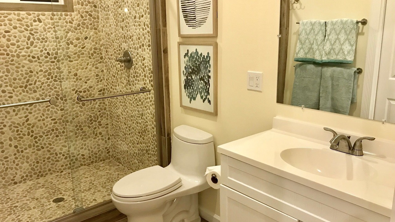 Photo of Bathroom in Haleiwa