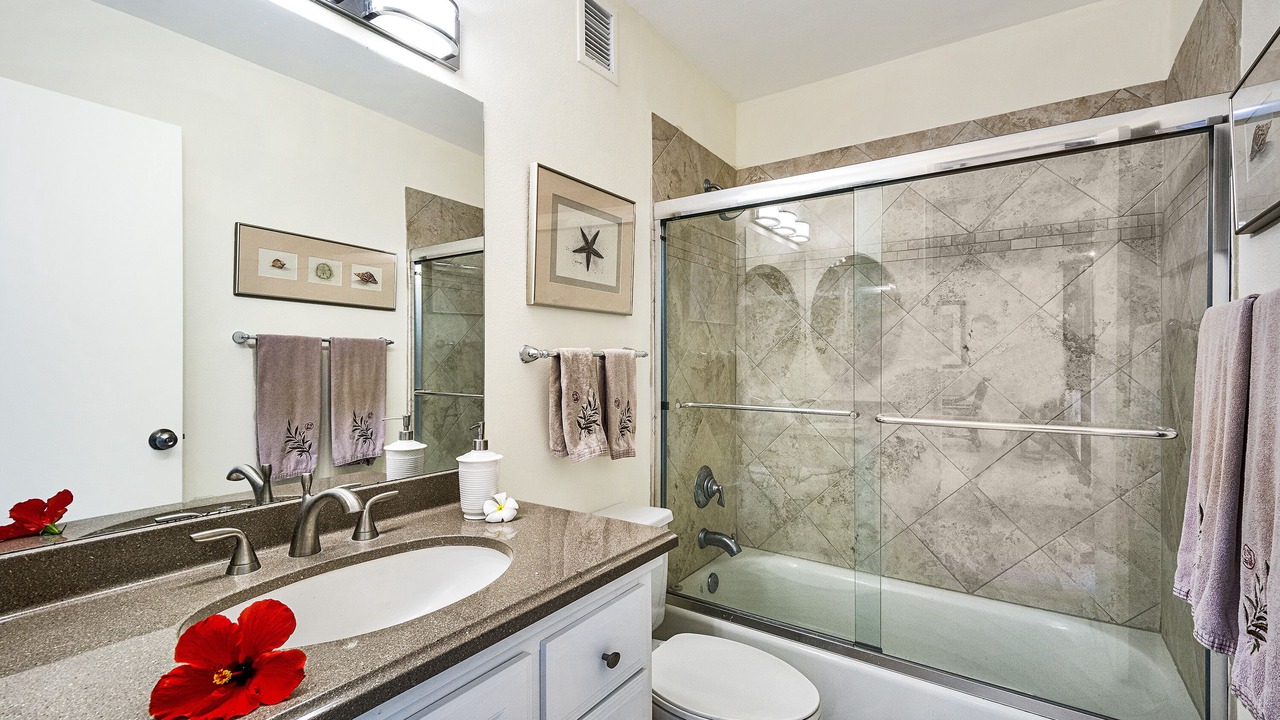 Photo of Bathroom in Kahaluu Bay