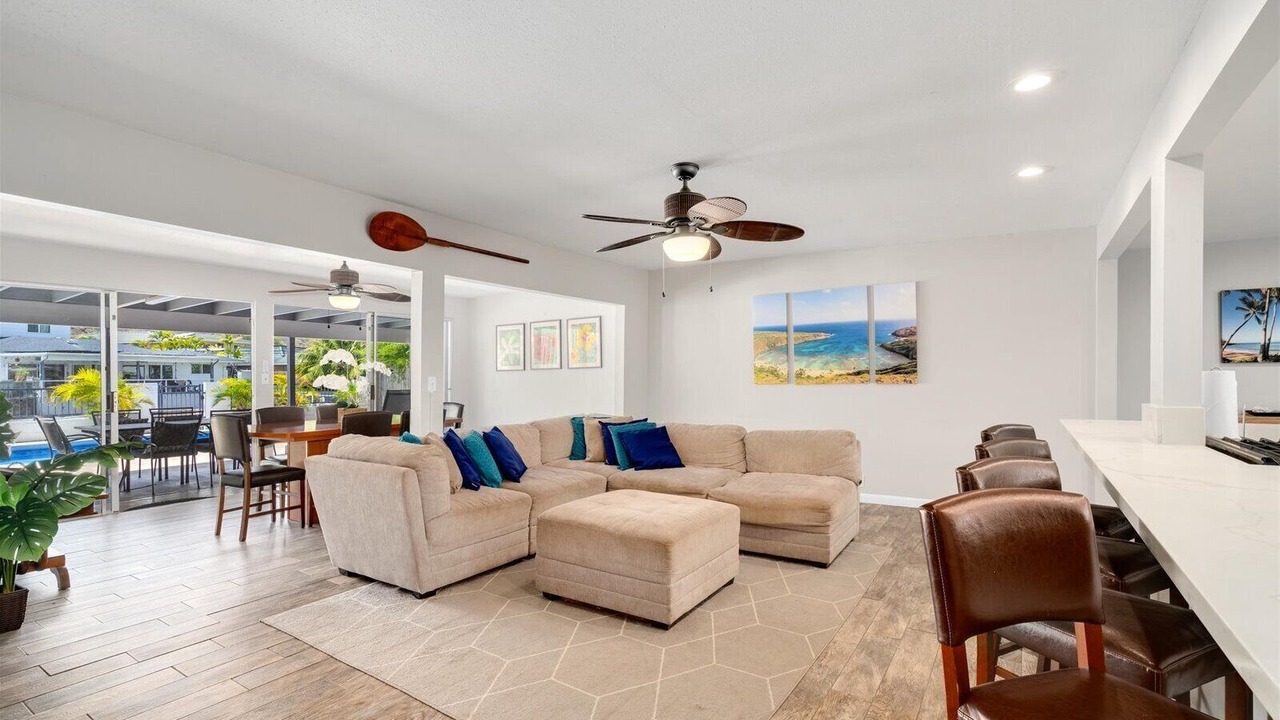 Photo of Livingroom in Portlock