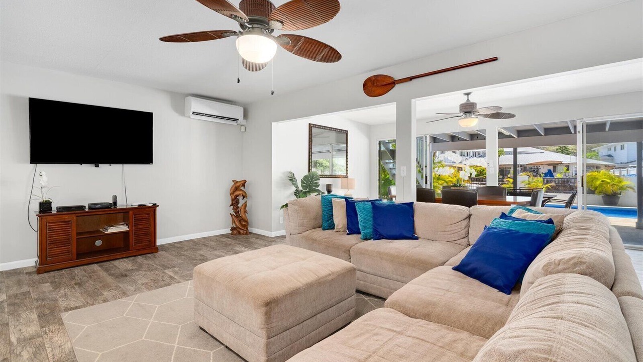 Photo of Livingroom in Portlock