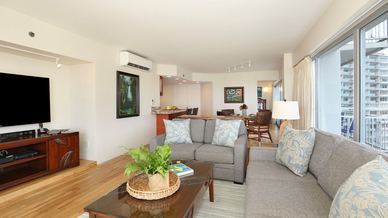 Photo of Livingroom in Waikiki