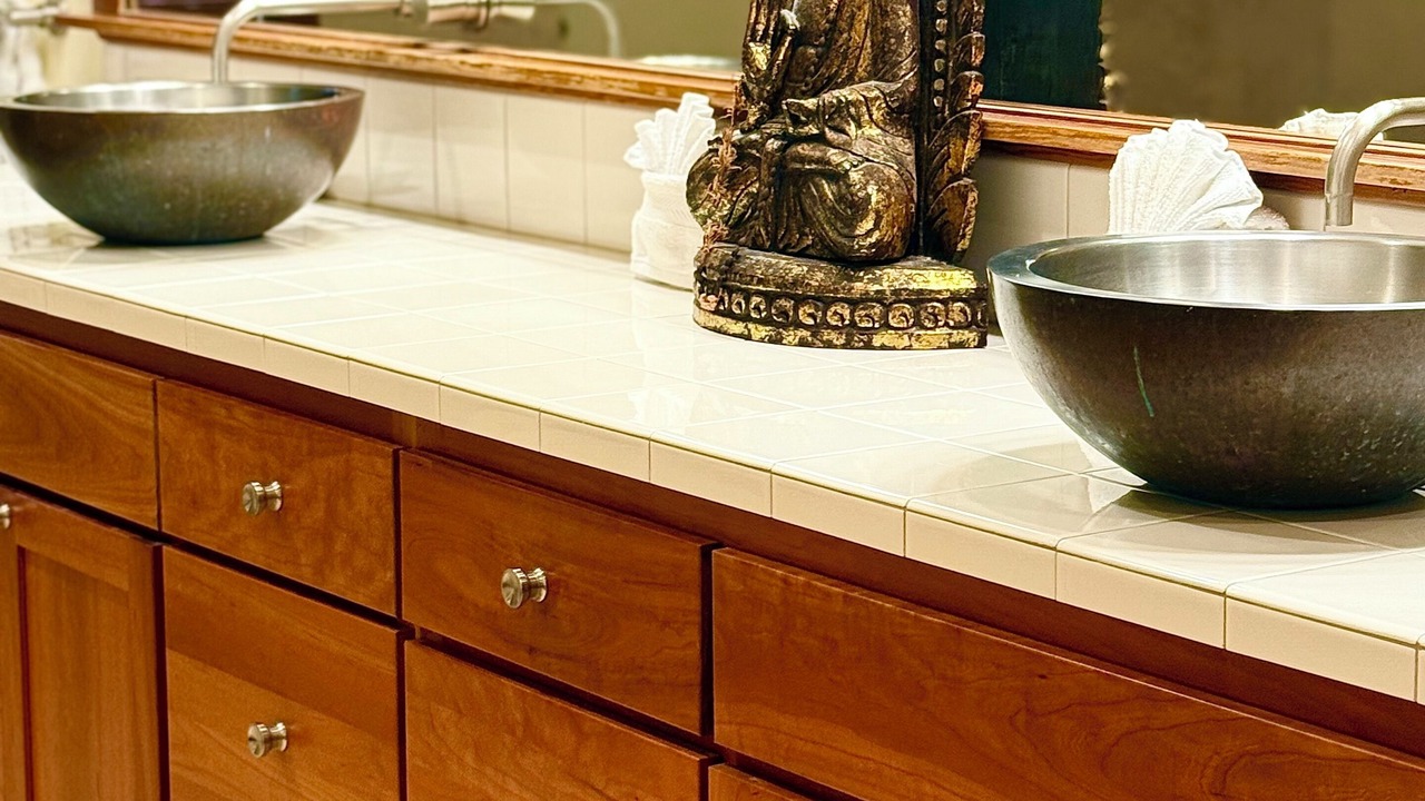 Photo of Bathroom in Historic Lahaina Front Street