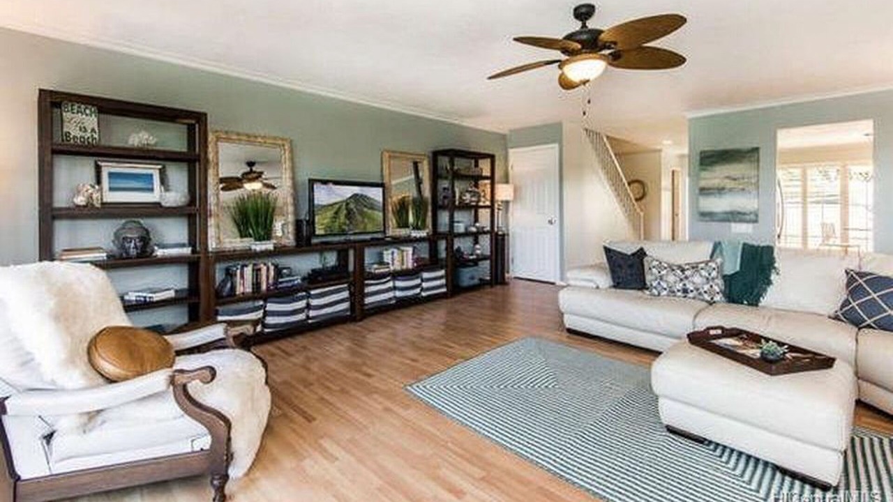 Photo of Livingroom in Portlock