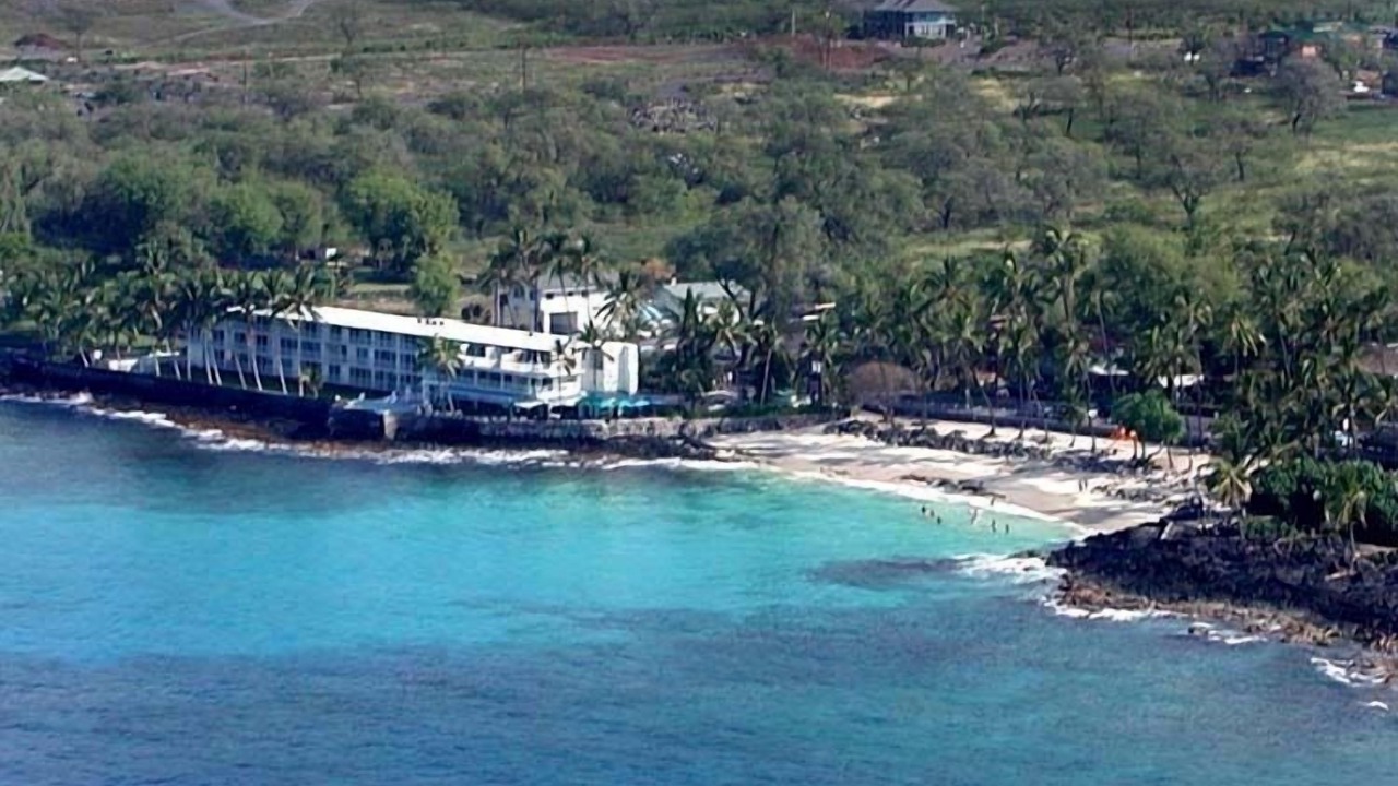 Photo of Others in Kahaluu Bay