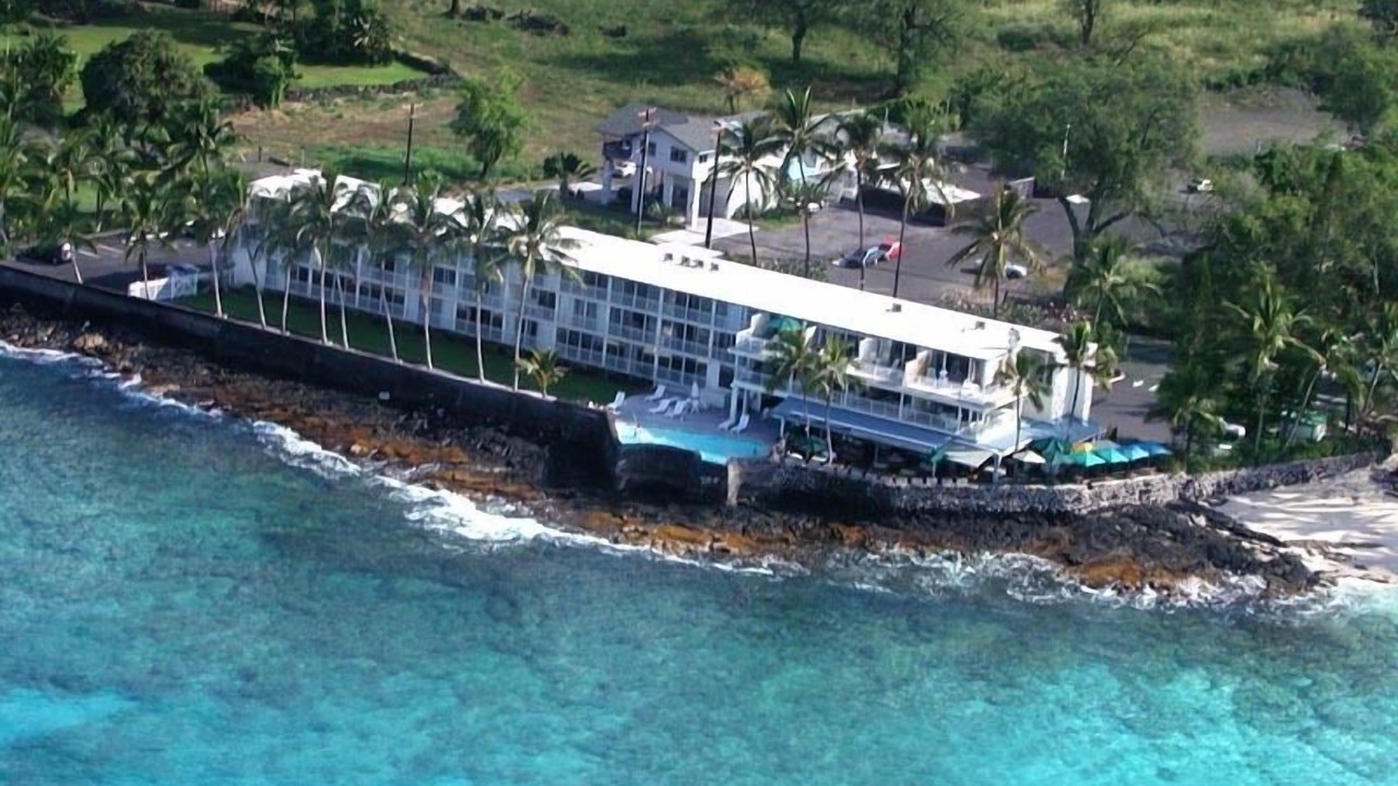 Photo of Others in Kahaluu Bay