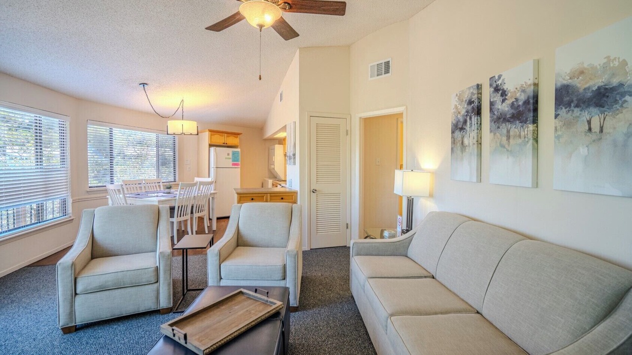 Photo of Livingroom in Lakeway