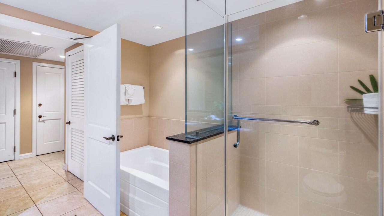 Photo of Bathroom in Honokowai