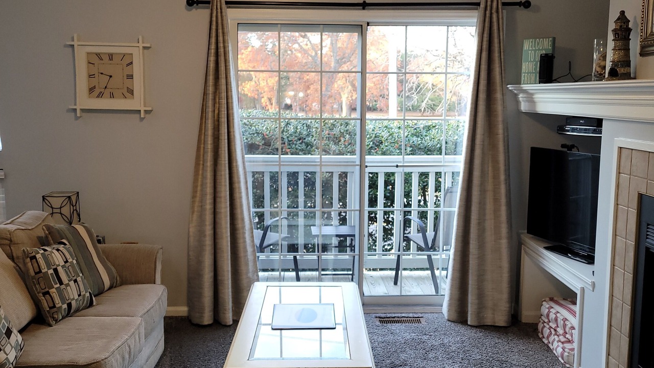 Photo of Livingroom in Arcadian Shores