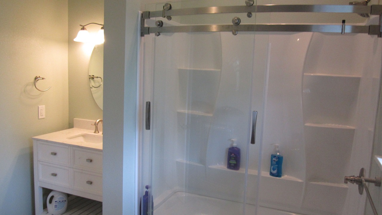 Photo of Bathroom in Hilo
