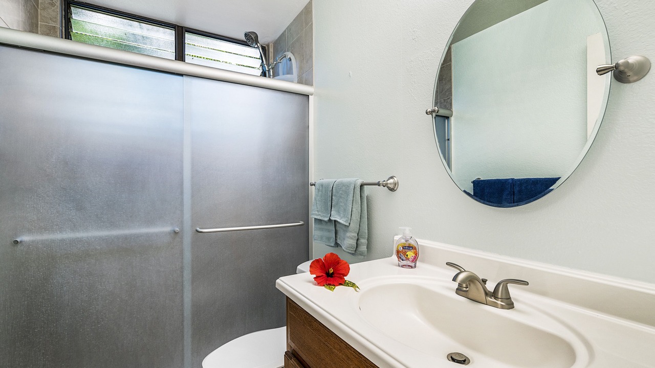 Photo of Bathroom in Kahaluu Bay