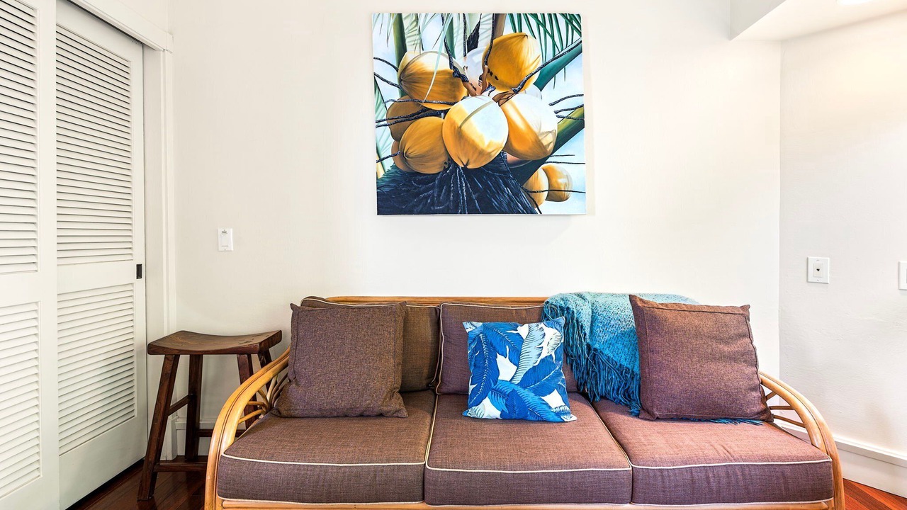 Photo of Livingroom in Kahaluu Bay