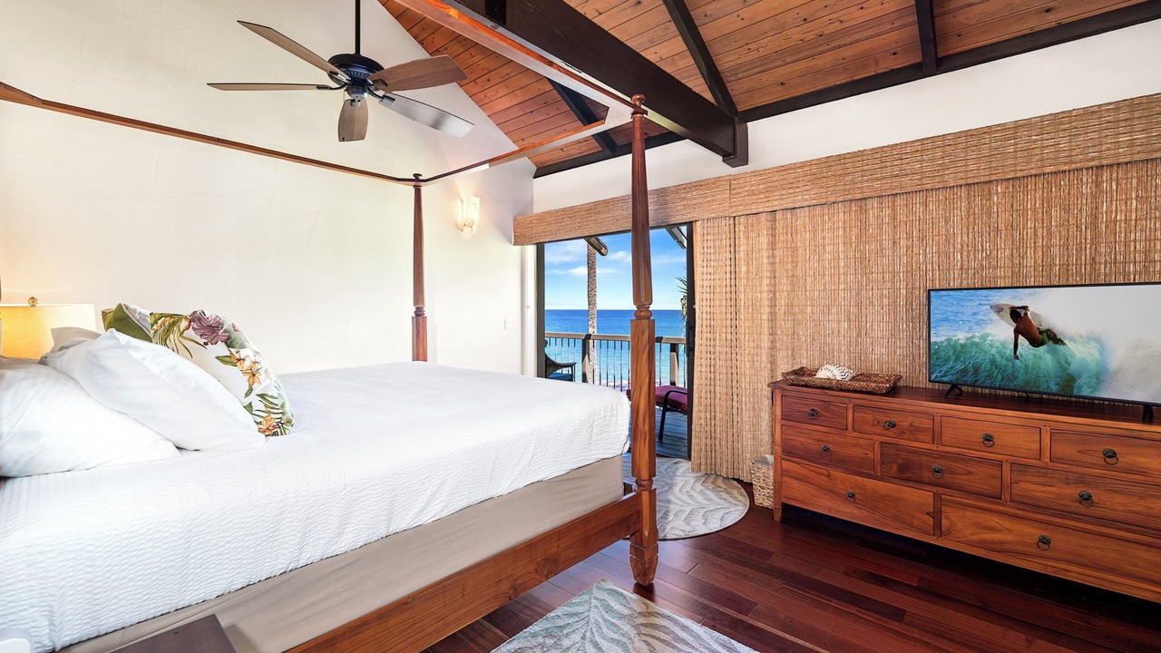 Photo of Bedroom in Kahaluu Bay