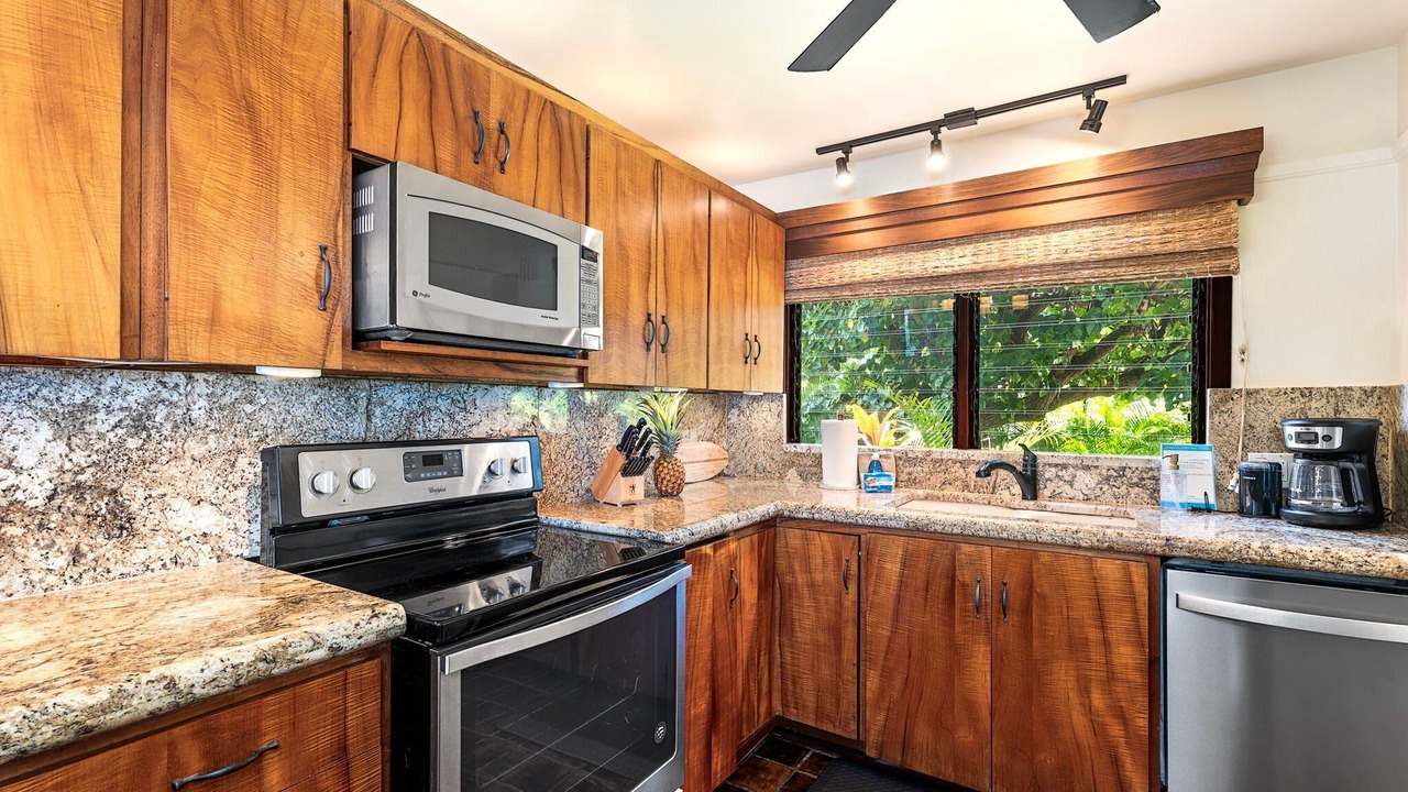 Photo of Kitchen in Kahaluu Bay