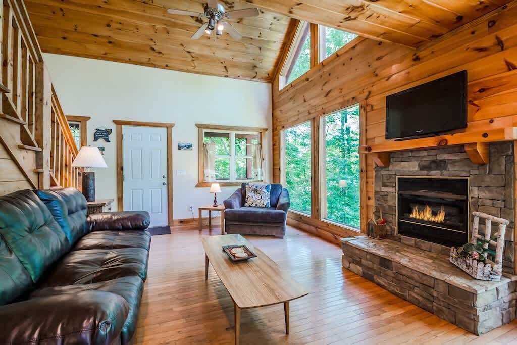 Photo of Livingroom in Cleveland