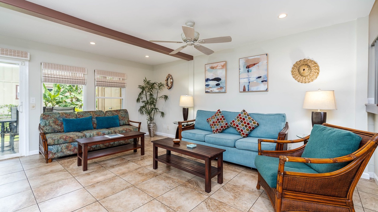 Photo of Livingroom in Downtown Lahaina