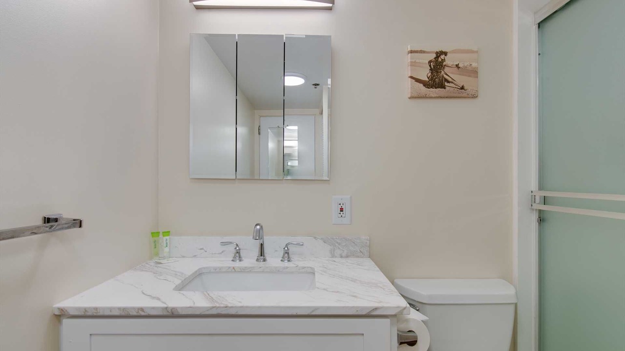 Photo of Bathroom in Waikiki