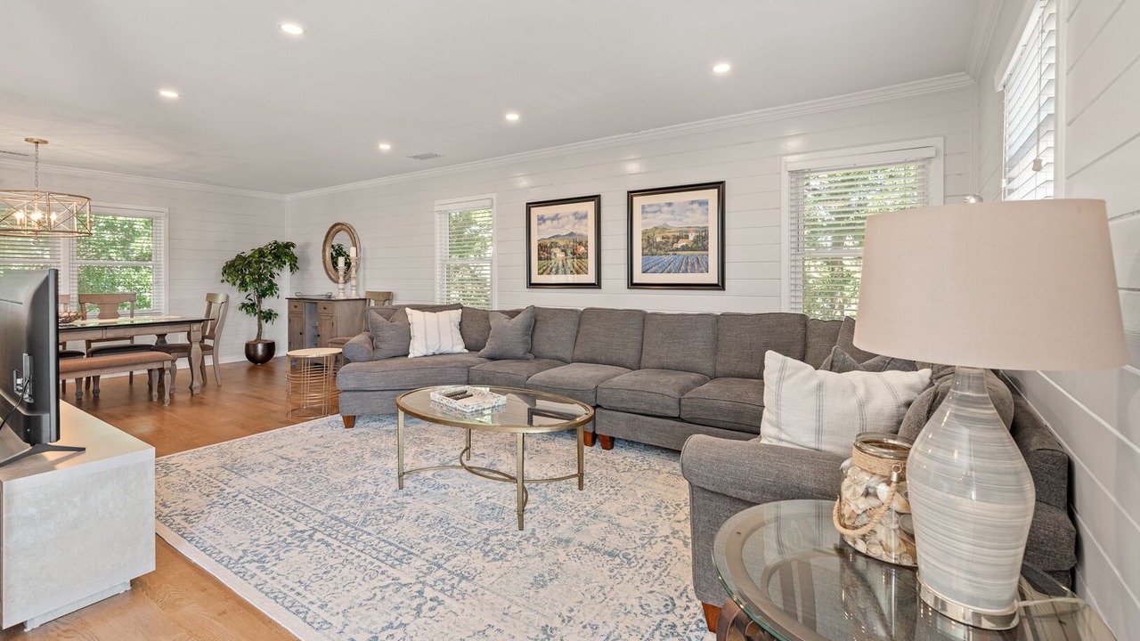 Photo of Livingroom in Pelican Bay