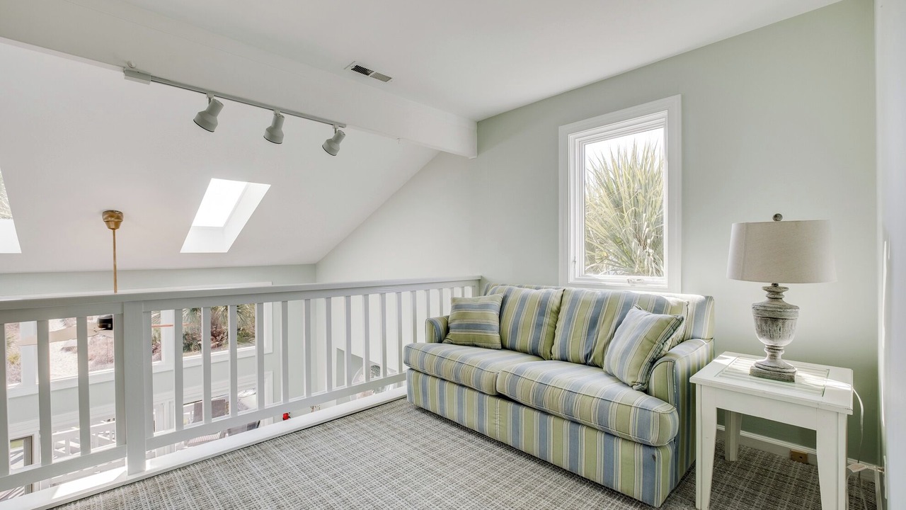 Photo of Livingroom in North Forest Beach