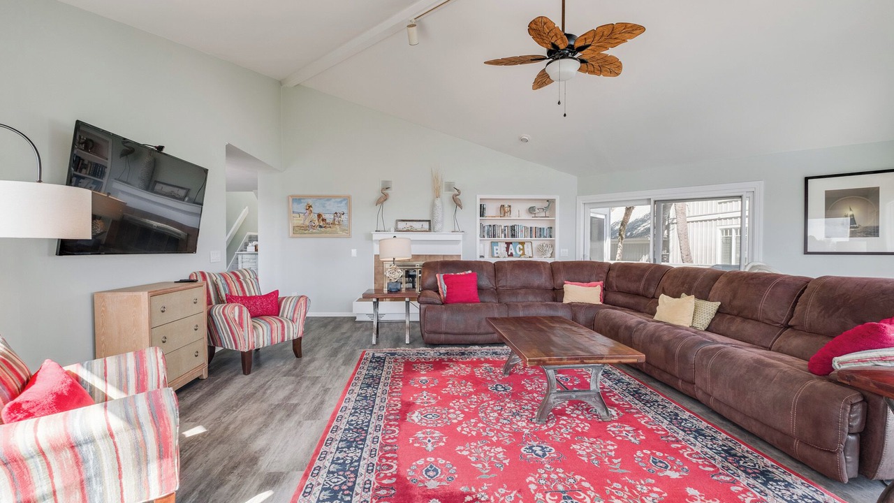 Photo of Livingroom in North Forest Beach