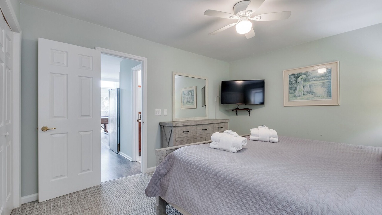 Photo of Bedroom in North Forest Beach