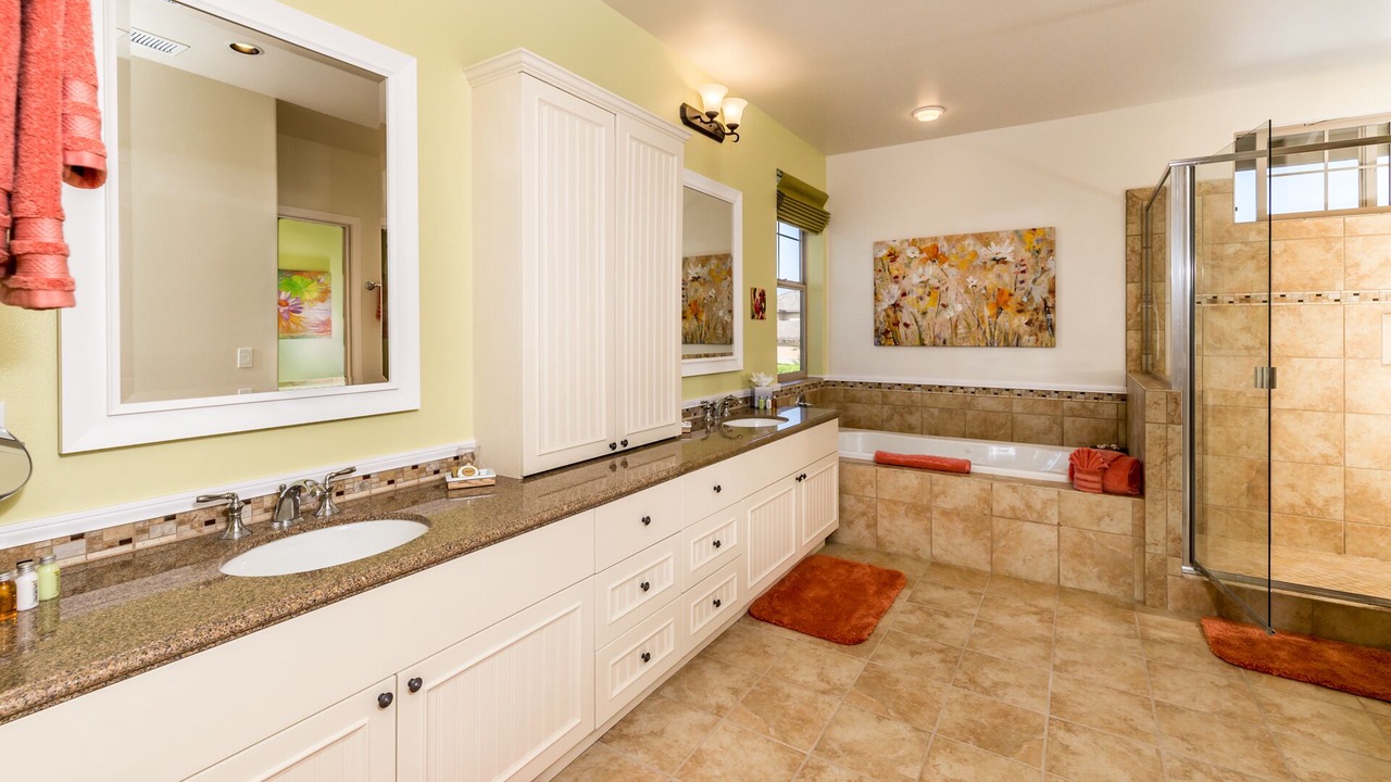 Photo of Bathroom in Kulalani
