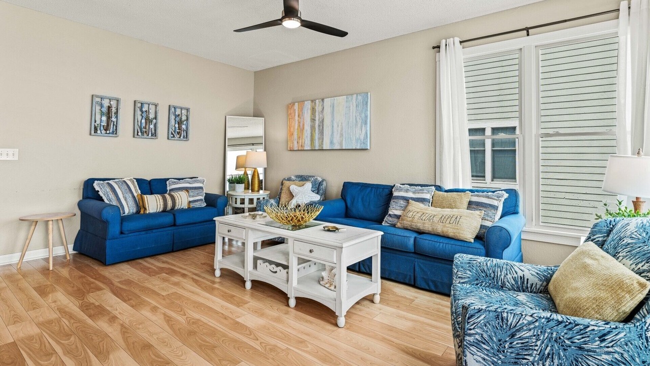 Photo of Livingroom in Manteo