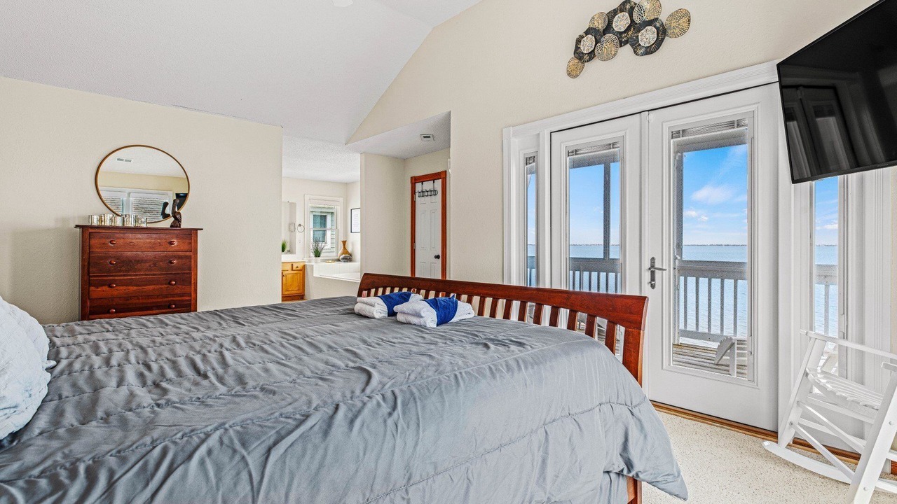 Photo of Bedroom in Manteo