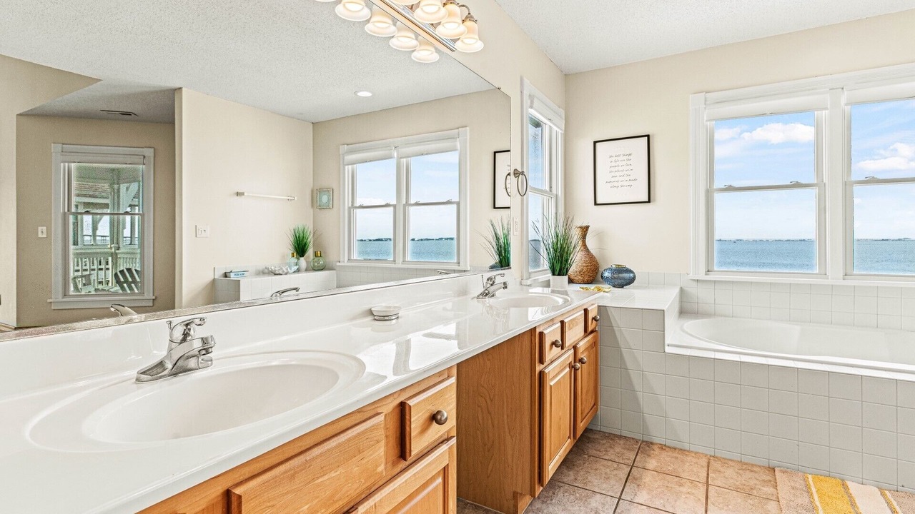 Photo of Bathroom in Manteo