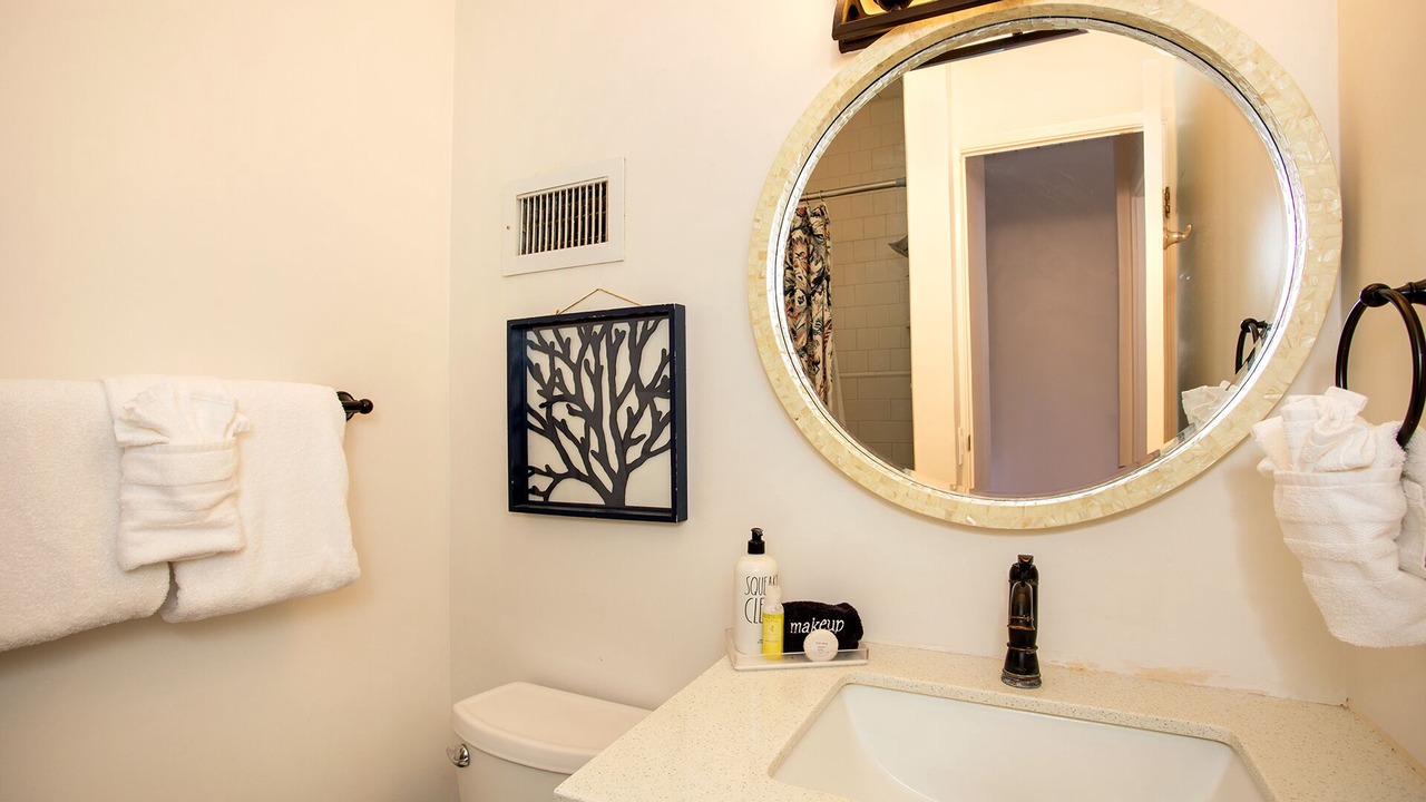 Photo of Bathroom in Maalaea