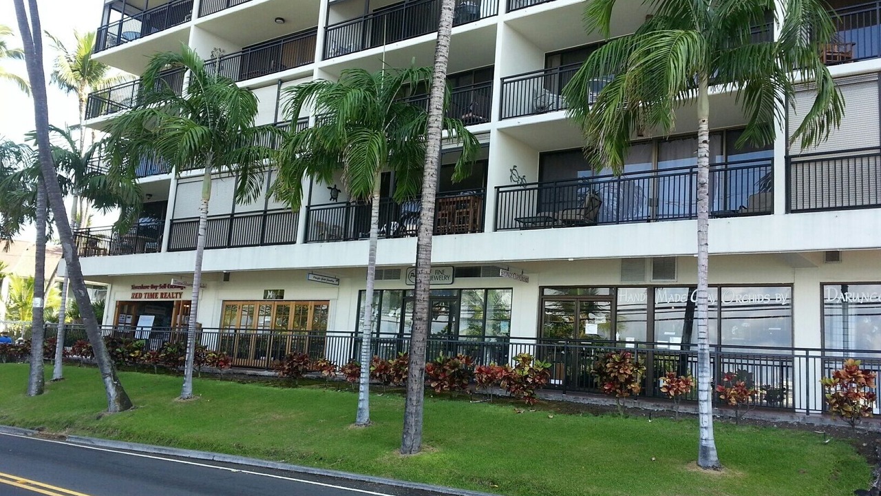 Photo of Others in Historic Kailua Village