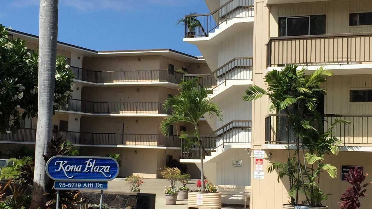 Photo of Others in Historic Kailua Village