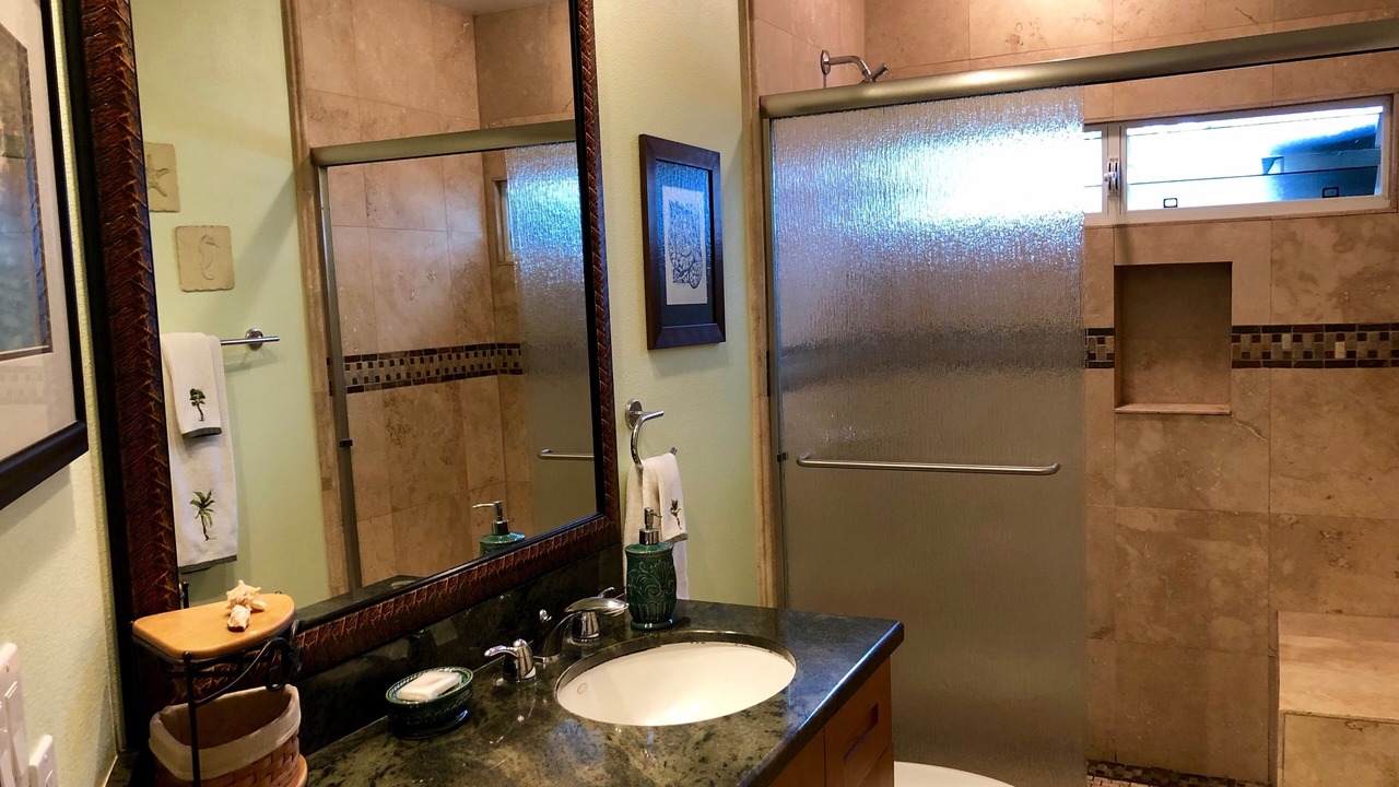 Photo of Bathroom in Kuulei Tract