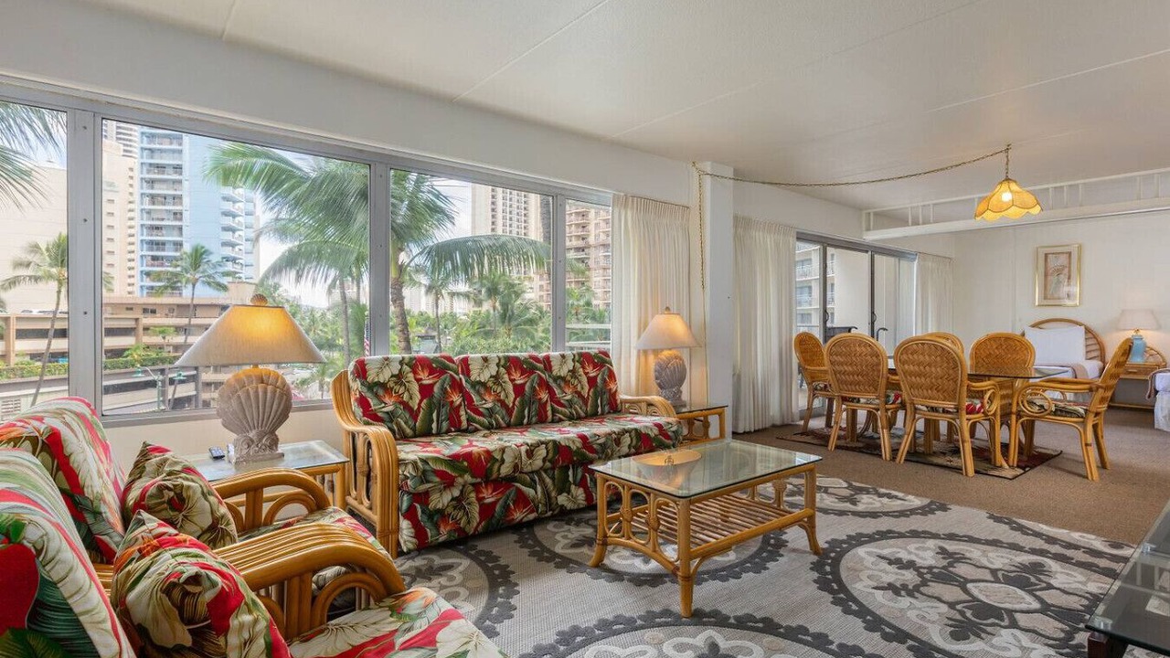 Photo of Livingroom in McCully - Moiliili