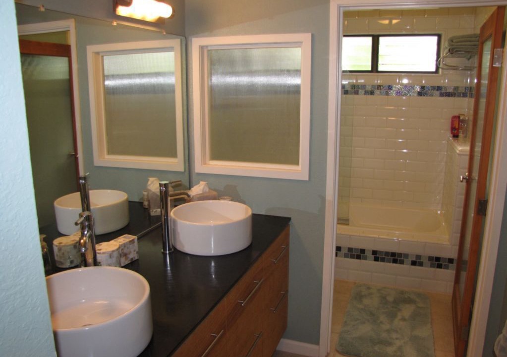 Photo of Bathroom in Keauhou