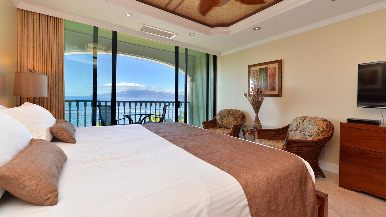 Photo of Bedroom in Historic Lahaina Front Street