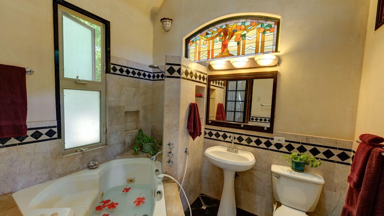 Photo of Bathroom in Kuau