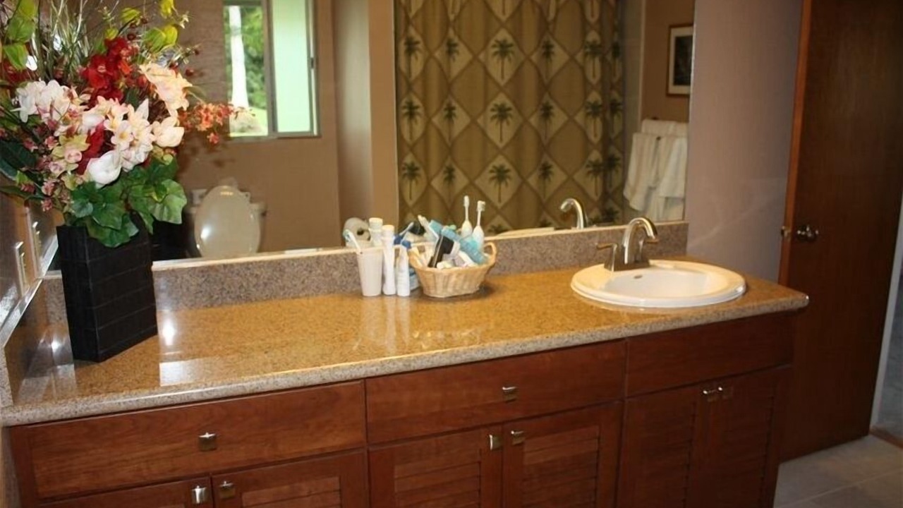 Photo of Bathroom in Kona Palisades