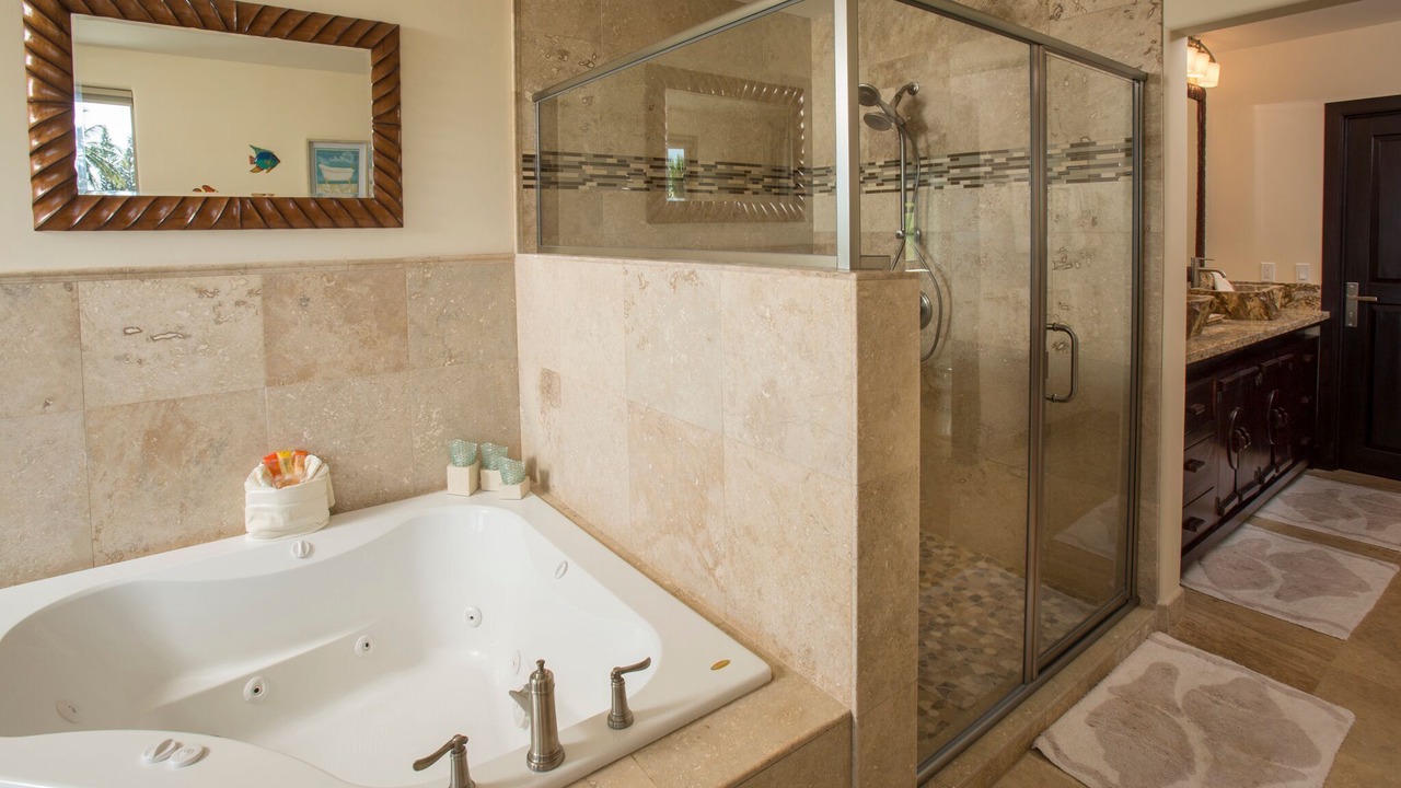Photo of Bathroom in Kaanapali