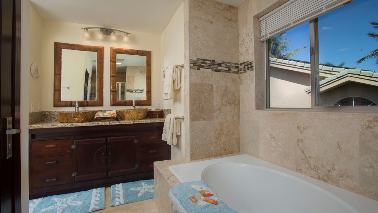Photo of Bathroom in Kaanapali