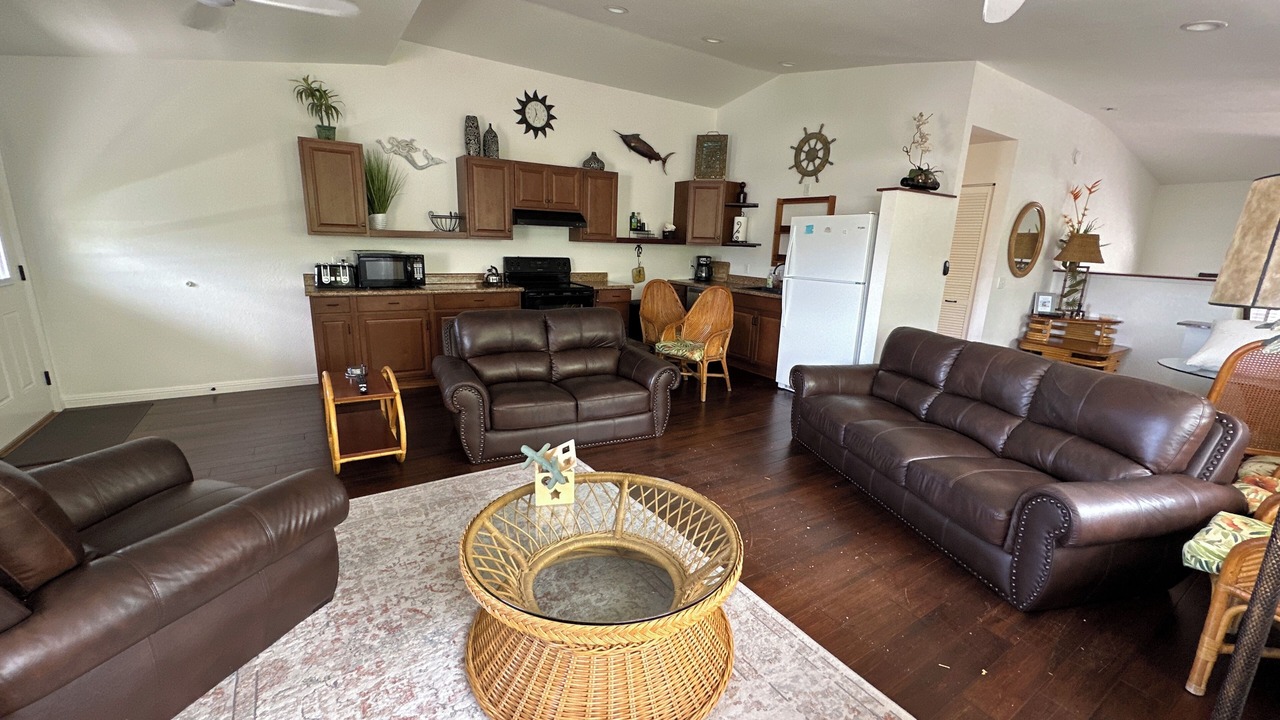 Photo of Livingroom in Historic Kailua Village