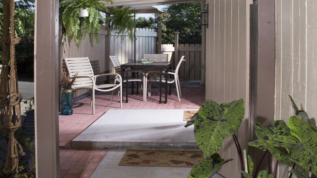 Photo of Patio Balcony in Historic Kailua Village