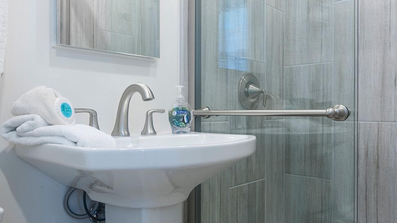 Photo of Bathroom in Kahului