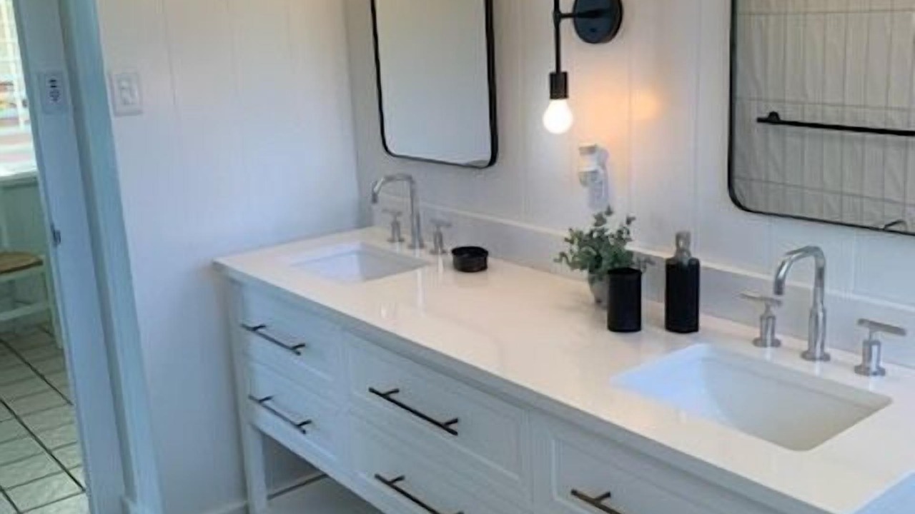 Photo of Bathroom in Spreckelsville