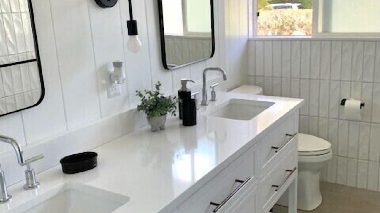 Photo of Bathroom in Spreckelsville