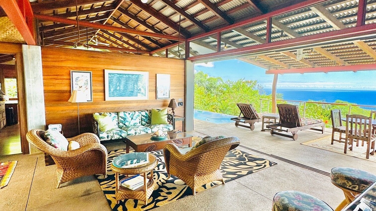 Photo of Livingroom in Holualoa