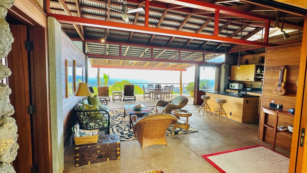 Photo of Livingroom in Holualoa